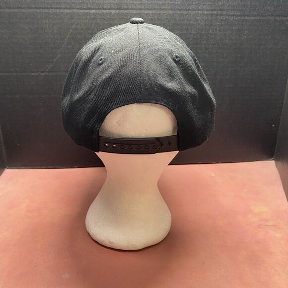 Yupoong Snapback The Classics Black Cocktail Adjustable Baseball Cap Hat OSFM - Picture 3 of 12